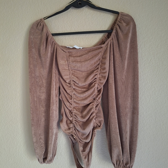 Astr the Label Ruched Square neck bodysuit - Picture 4 of 5